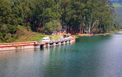 Kundala-lake-munnar