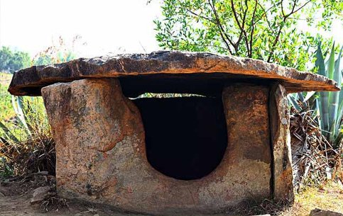 Muniyara-Dolmens-Marayoor